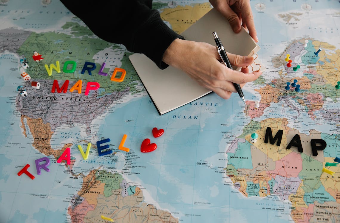 The Best Time to Book a Tour (And How to Save Money Doing It)