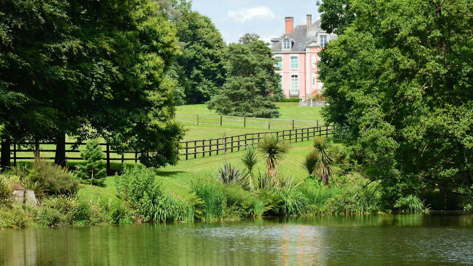 Top 5 Day Trips from Paris: How to Get There and What to Expect