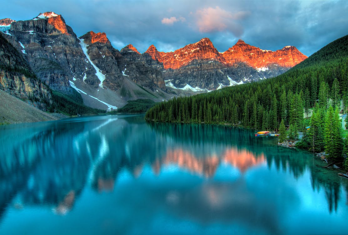 Scenic mountain landscape, the kind of shoulder-season destination where timing saves money