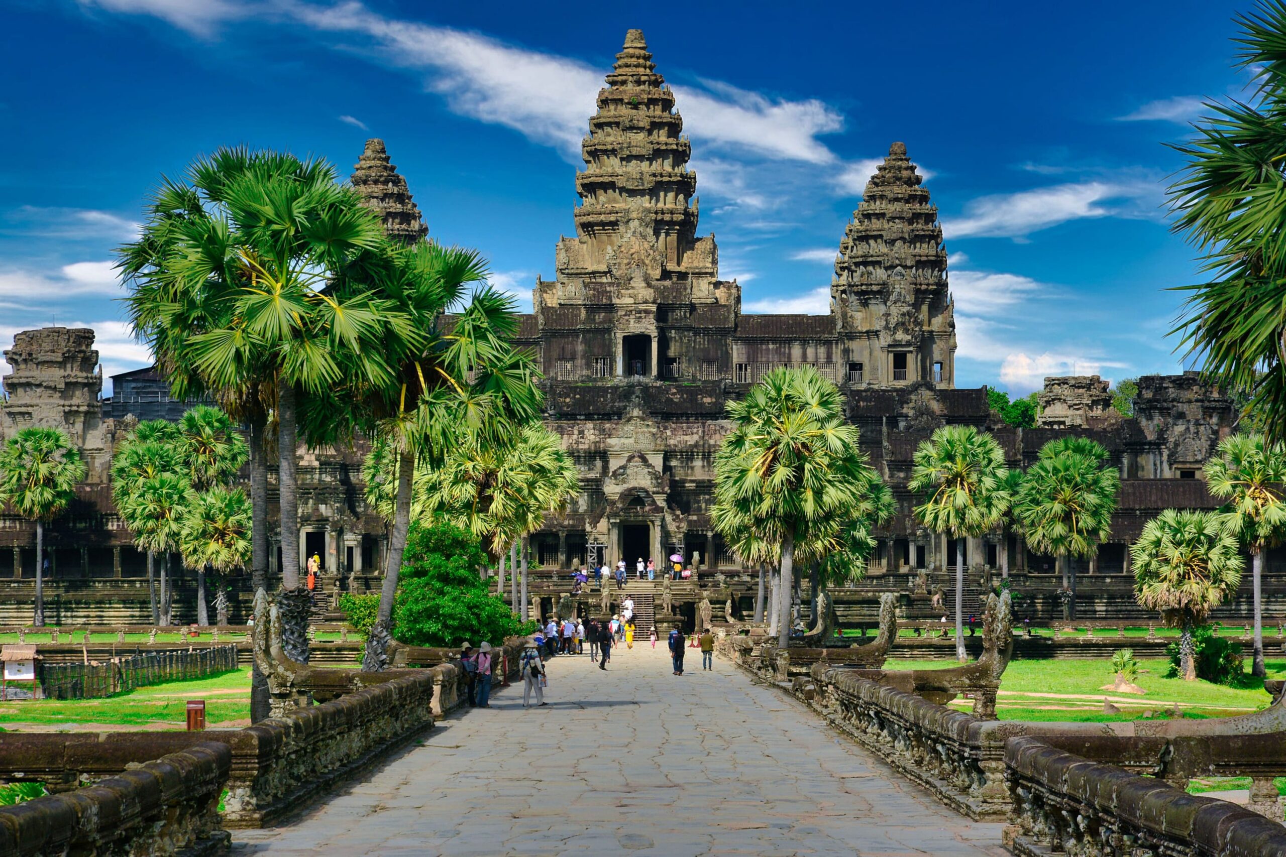 Angkor Wat tours Compare temple pacing before sunrise promises