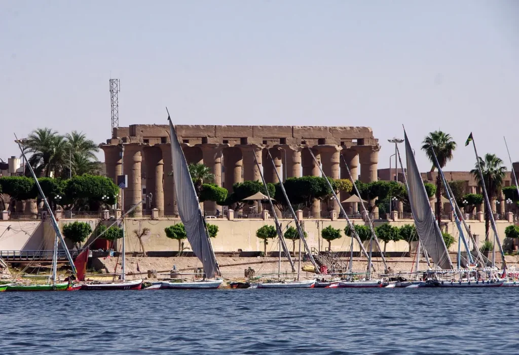 Egypt tours in January: Coolest weather for temples and Nile routes ToursZoom Nile cruise passing by the ancient Luxor temples under a cool January sky